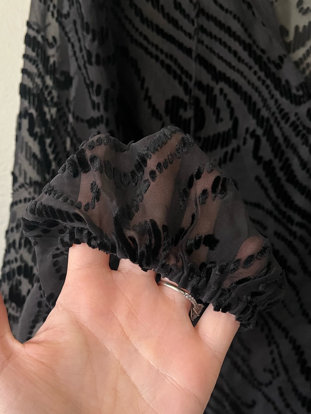 PAIGE Selma Velvet Swirl Pattern With Tassels LS Blouse in Black Women's Size M - Picture 6 of 14